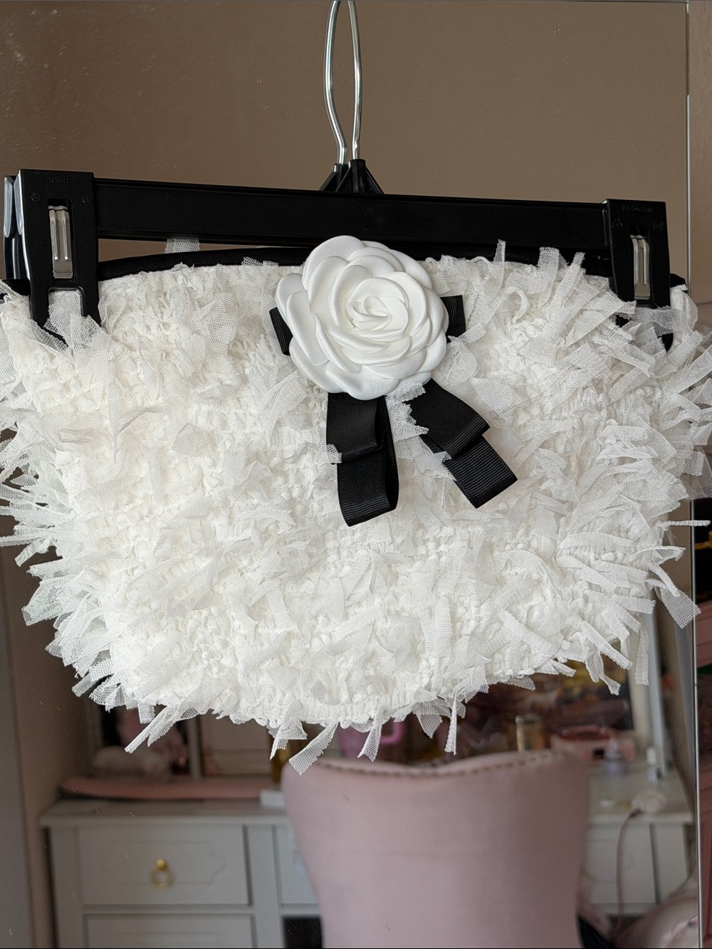 Bitsy White Fringed Top with Flower